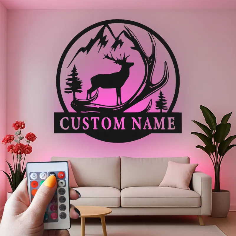 Personalisierte Metall-Wandkunst mit Hirschgeweih und LED-Beleuchtung – Geschenk für Naturliebhaber, Hüttendeko mit Bergmotiv