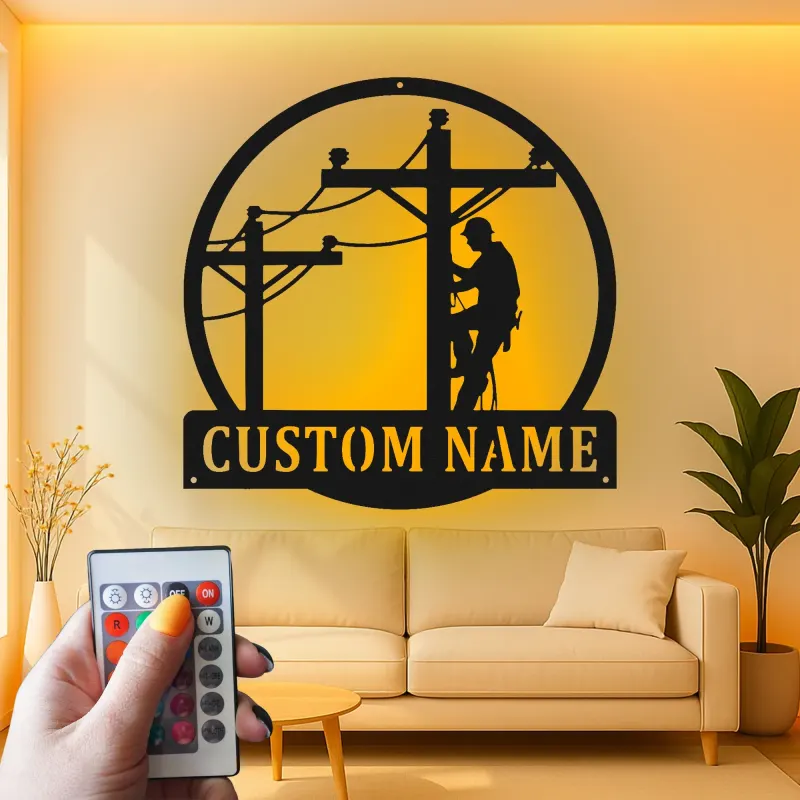 Arte Murale in Metallo Personalizzata per Lineman | Insegna Elettricista LED | Regalo con Nome Personalizzato per Lavoratore di Power Line | Decorazione per Garage e Laboratorio per Lui