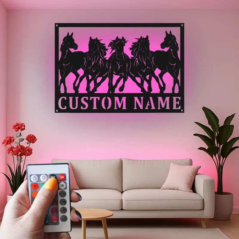 Cartel con nombre de caballo personalizado | Decoración mural de metal LED para rancho y decoración ecuestre | Caballos al galope personalizados