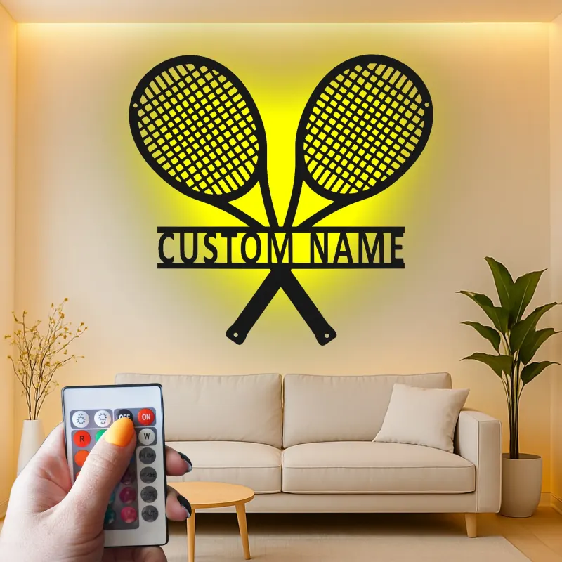 Enseigne LED personnalisée raquettes de tennis | Décoration murale en métal personnalisée | Décor sportif premium | Cadeau pour coach et enseigne de salle de jeux