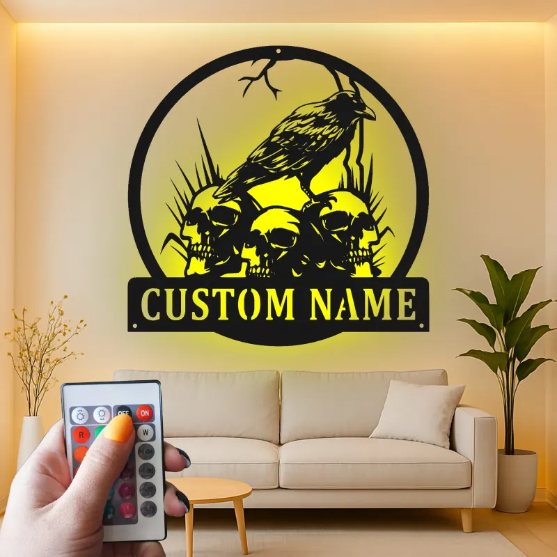 Plaque LED corbeau gothique personnalisée | Décoration murale crâne personnalisée | Décor corbeau spooky pour Halloween et la maison | Plaque prénom sur mesure