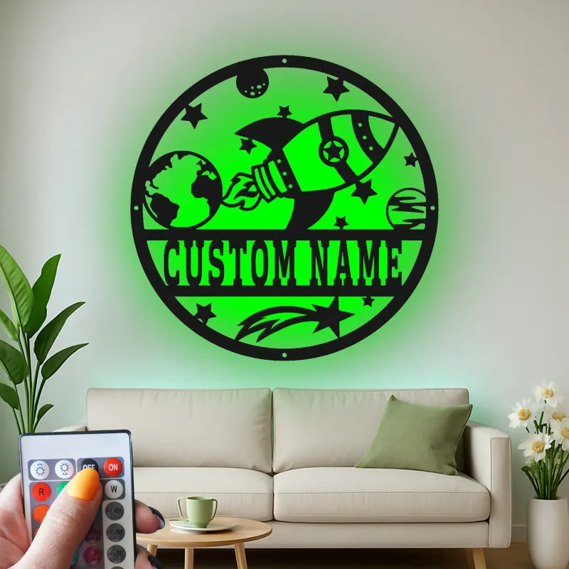 Panneau Personnalisé de Fusée Spatiale | Art Murale en Métal avec Nom Personnalisé | Décor Rétroéclairé Espace pour Chambre d'Enfant | Cadeau de Nurserie Astronaute
