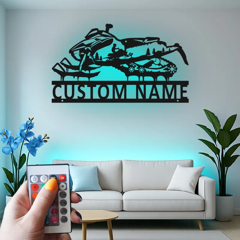 Arte mural de metal LED de moto de nieve | Cartel de nombre personalizado para piloto | Decoración de deportes de invierno personalizada para cabaña y garaje | Regalo para motos de nieve