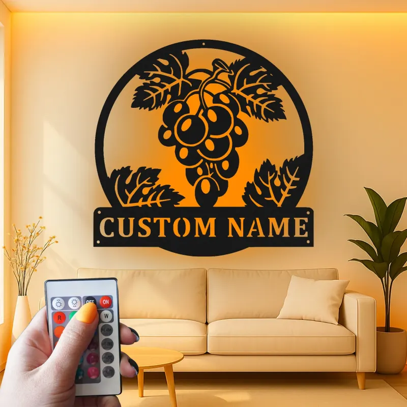 Insegna personalizzata per vigneto con grappoli d’uva | Arte murale in metallo LED per cantina o cucina | Regalo personalizzato per chi ama il vino
