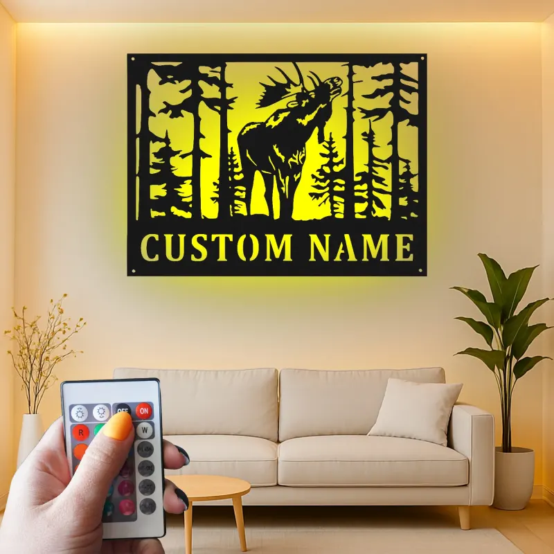 Decorazione murale in metallo personalizzata con alce maschio | Insegna da baita illuminata LED | Arredo rustico da bosco | Regalo personalizzato