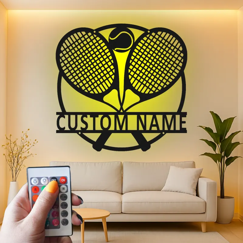 Enseigne LED en métal raquette de tennis personnalisée | Art personnalisé avec nom de joueur | Décor sportif lumineux | Art mural pour salle de jeux