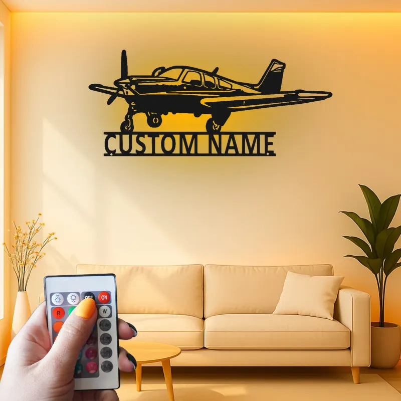 Décoration murale en métal personnalisée avec lumière LED d'avion - Cadeau d'aviation pour pilotes, décoration de hangar ou de bureau