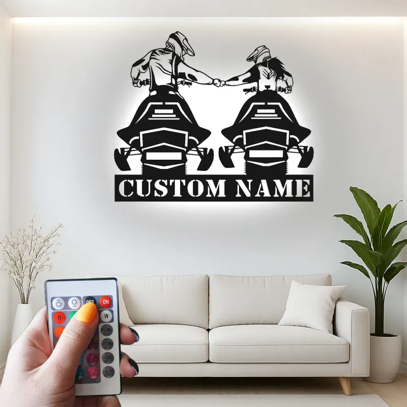 Panneau LED Couple motoneige personnalisé | Décoration murale en métal personnalisée | Décor de cabine d'hiver | Cadeau d'aventure pour couples