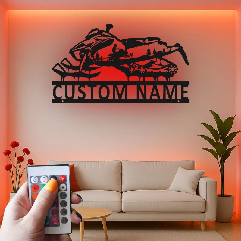Arte mural de metal LED de moto de nieve | Cartel de nombre personalizado para piloto | Decoración de deportes de invierno personalizada para cabaña y garaje | Regalo para motos de nieve