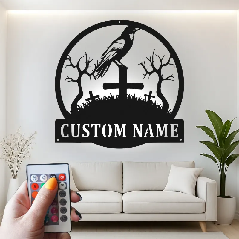 Insegna in metallo personalizzata con corvo su cimitero luce LED regalo di Halloween decorazione gotica per la casa