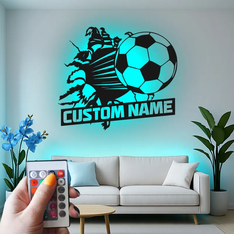 Insegna Nome Personalizzata per Calcio | Arte Murale in Metallo LED | Decorazione Sportiva Personalizzata per Camera dei Bambini | Regalo per Giocatore di Calcio