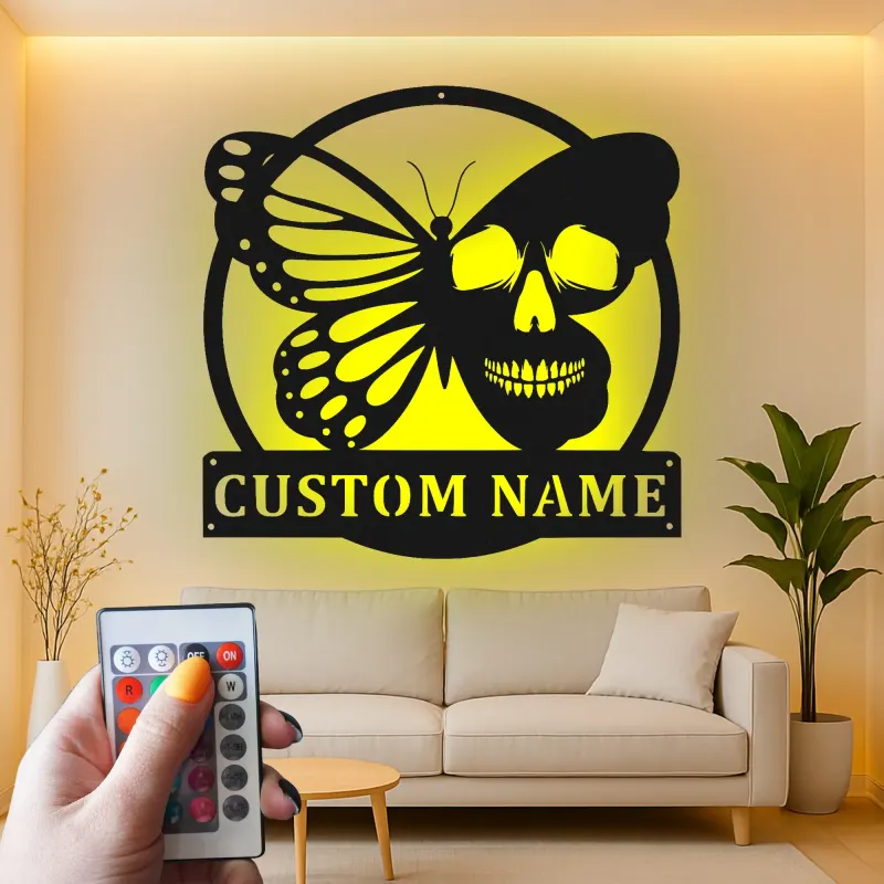 Insegna in metallo personalizzata con farfalla e teschio luce LED regalo unico per amanti del goth decorazione per camera da letto o soggiorno 1