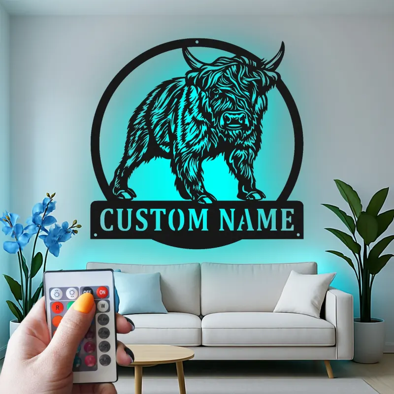 Décoration murale en métal Highland Cow | Plaque prénom personnalisée rétroéclairée LED | Déco rustique maison de campagne et ranch pour la maison ou l’entreprise