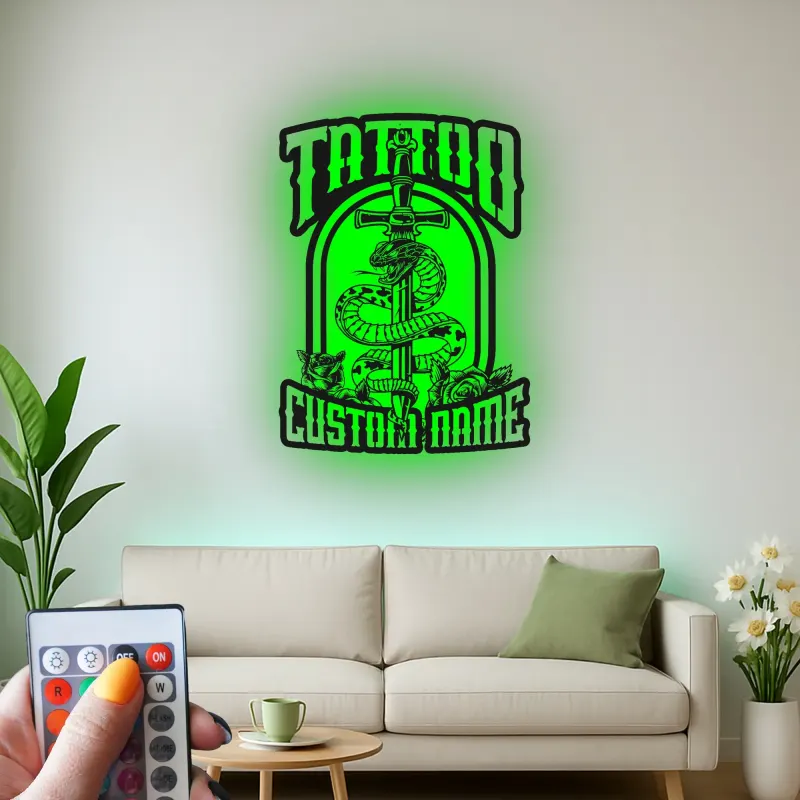 Panneau de Studio de Tatouage Personnalisé | Décoration Murale en Métal Rétroéclairée avec Serpent Gothique & Dague | Décor de Tatouage Personnalisé pour Artistes
