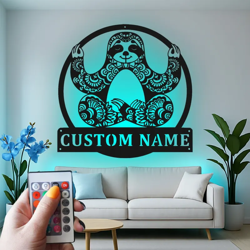 Insegna LED Sloth Mandala Personalizzata | Arte in Metallo su Misura per Studio di Yoga e Decorazione Zen | Regalo per Amanti degli Animali Boho