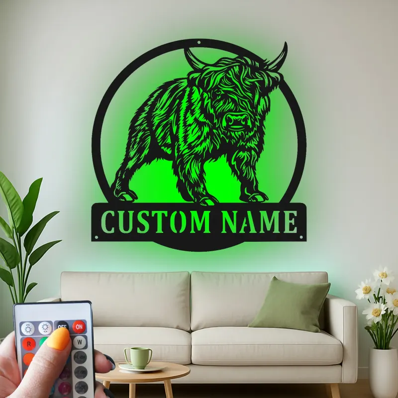 Décoration murale en métal Highland Cow | Plaque prénom personnalisée rétroéclairée LED | Déco rustique maison de campagne et ranch pour la maison ou l’entreprise