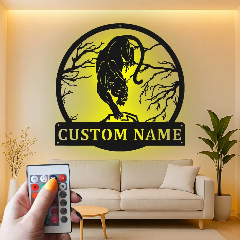 Art mural LED panthère féroce en métal | Plaque personnalisée avec nom pour man cave | Décoration murale faune sauvage, cadeau pour chasseur