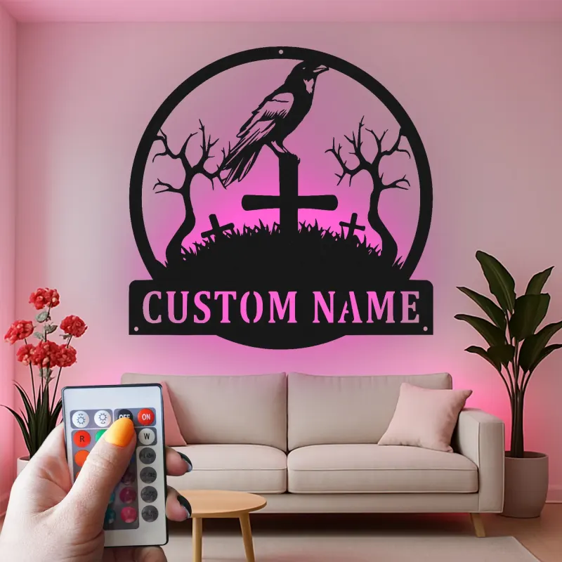 Insegna in metallo personalizzata con corvo su cimitero luce LED regalo di Halloween decorazione gotica per la casa