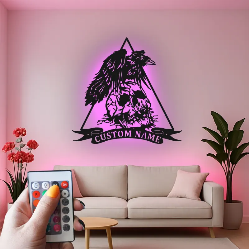 Insegna LED in metallo gotica con corvo e teschio | Arte murale horror personalizzata | Decorazione spettrale su misura per man cave, studio | Targhetta dark art