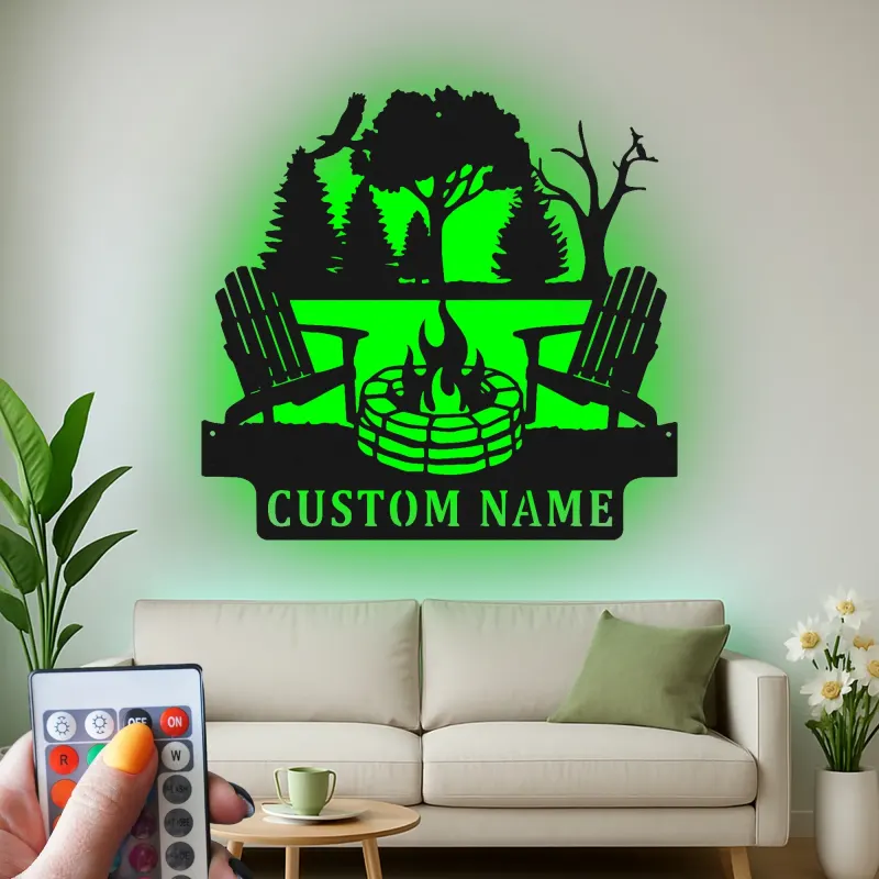 Insegna in metallo personalizzata con scena di campeggio e LED per decorare patii o cabine