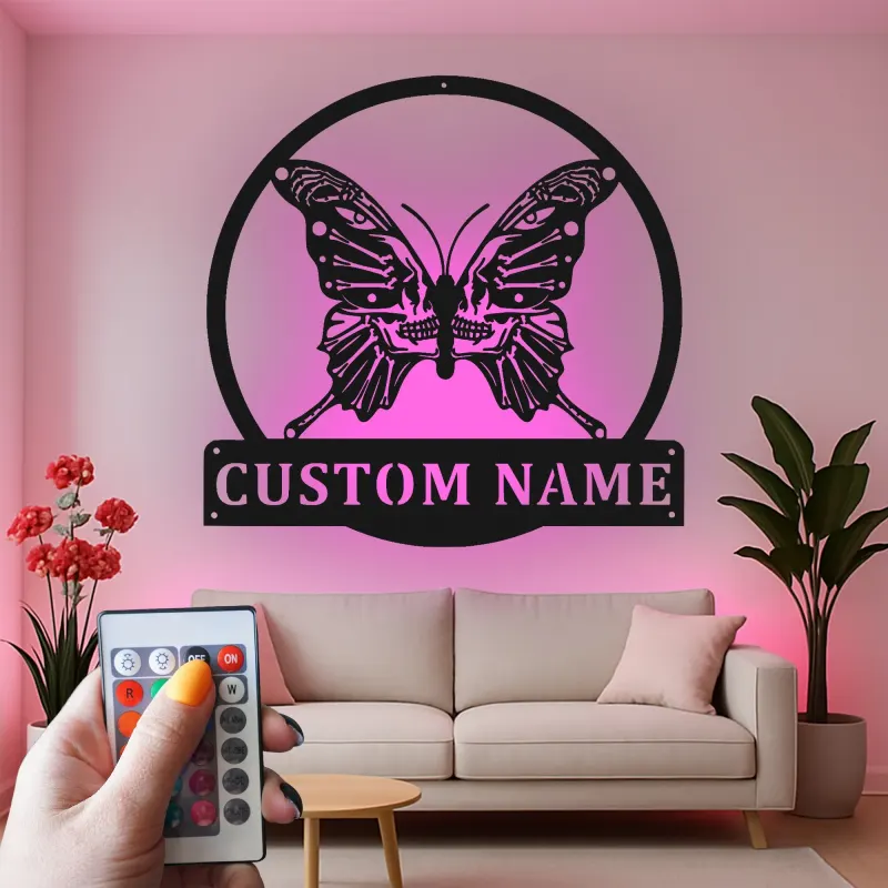 Insegna in metallo personalizzata con farfalla e teschio luce LED regalo unico per amanti del goth decorazione per camera da letto o soggiorno