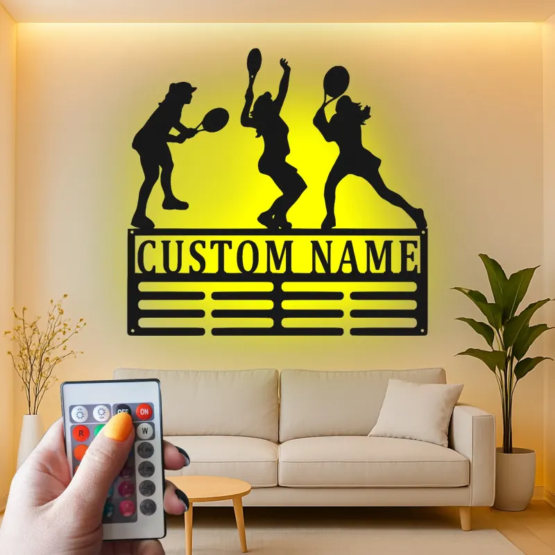Cartel LED de jugadora de tenis personalizada | Arte mural de metal con nombre personalizado | Decoración deportiva femenina | Regalo para entrenador o atleta