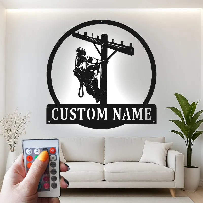 Plaque métallique personnalisée pour lineman avec LED | Cadeau personnalisé pour électricien | Décoration murale pour technicien des réseaux | Déco rustique en acier