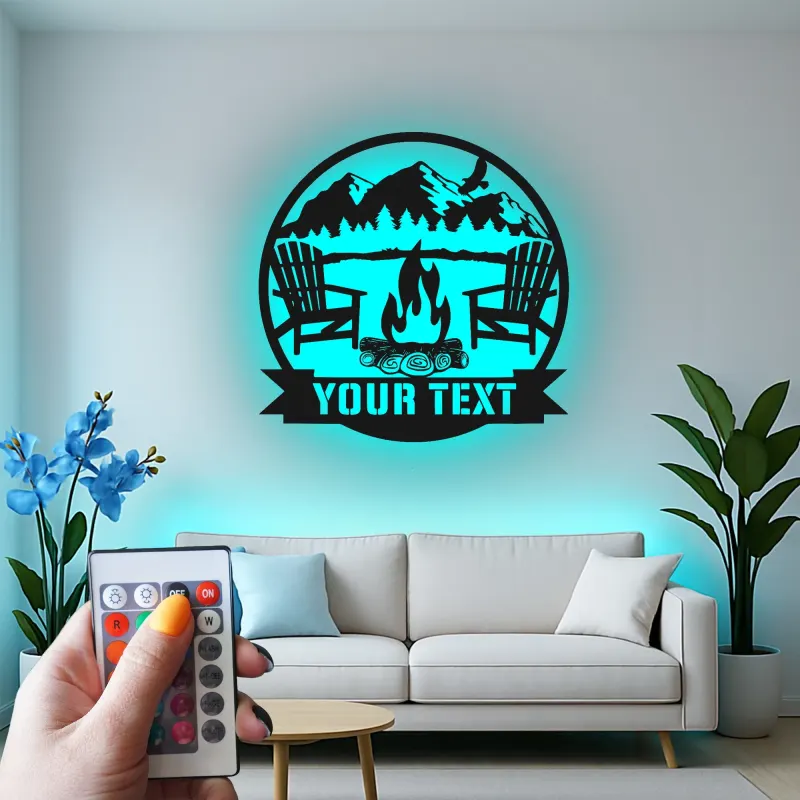 Insegna in metallo personalizzata con scena di montagna e LED per amanti dell'outdoor