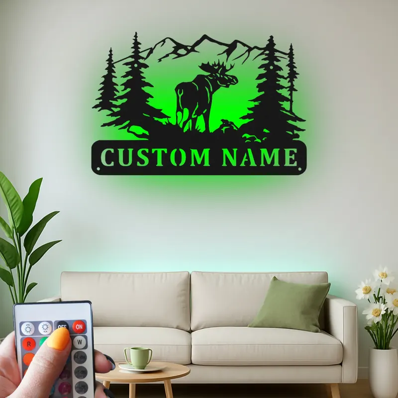 Insegna in metallo personalizzata con alce e LED | Arte faunistica da parete per decorazione di cabin | Targa con nome rustico per lodge