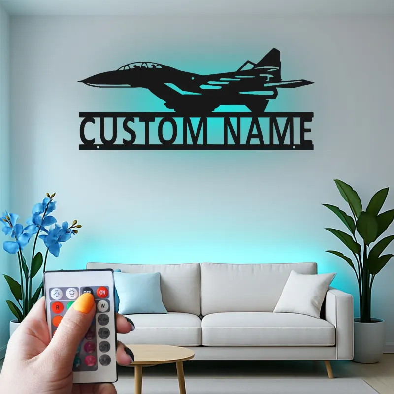Arte in metallo LED a forma di jet da combattimento | Insegna con nome personalizzata per aerei | Decorazione aviazione personalizzata per piloti | Regalo per Man Cave militare