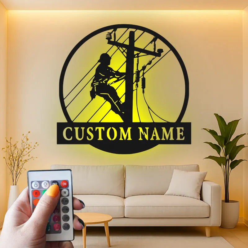 Décoration murale LED en métal Lineman | Silhouette d’électricien personnalisée | Panneau prénom sur mesure pour agent de réseau | Déco powerline