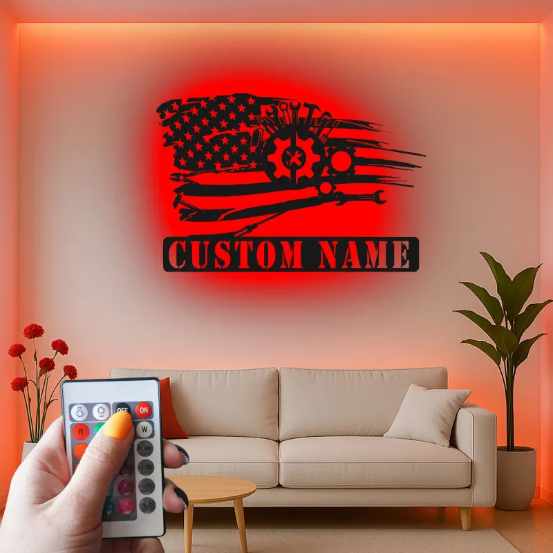 Cartel de metal con bandera americana y mecánico | Decoración de garaje LED personalizada | Arte mural con nombre a medida para él