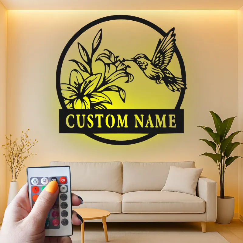Arte Murale in Metallo Colibrì e Giglio | Insegna LED con Nome Personalizzato | Decorazione Floreale per Giardino | Regalo per Mamma