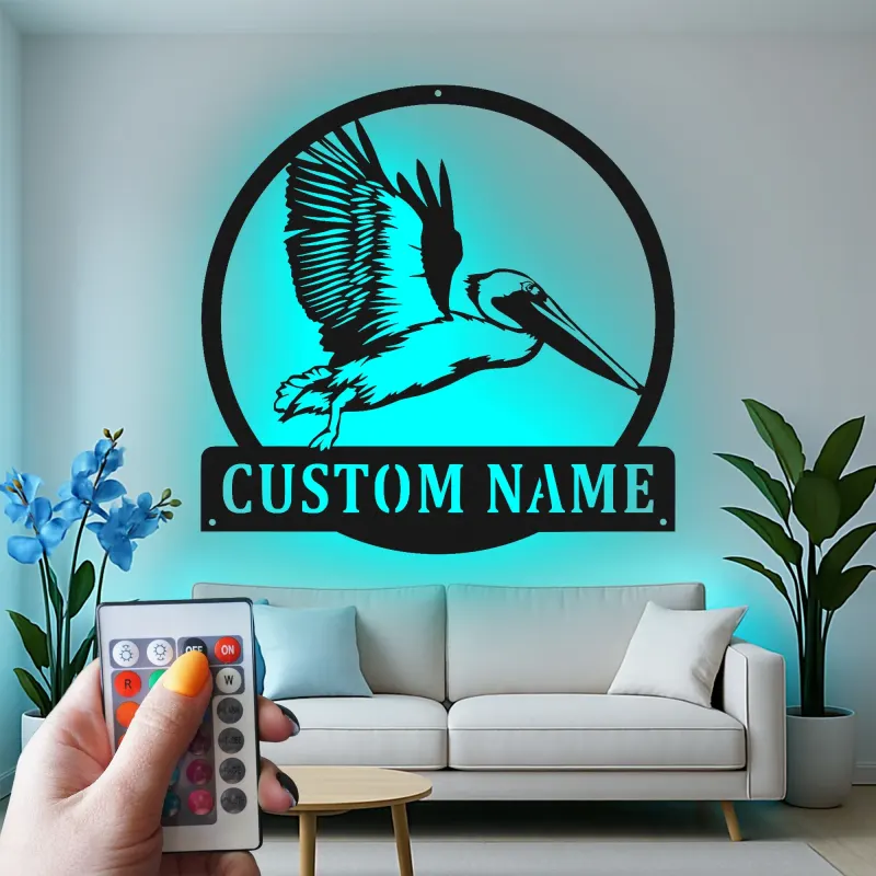 Insegna in metallo personalizzata con pellicano | Decorazione murale LED | Arredo nautico per la casa al mare | Regalo per casa sulla costa