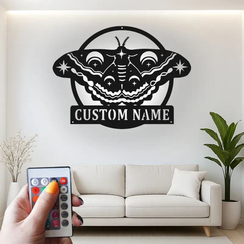 Luna Moth LED Metallschild | Personalisierte Wandkunst | Himmlisches Mond-Dekor für Salon, Studio & Boho-Interieur