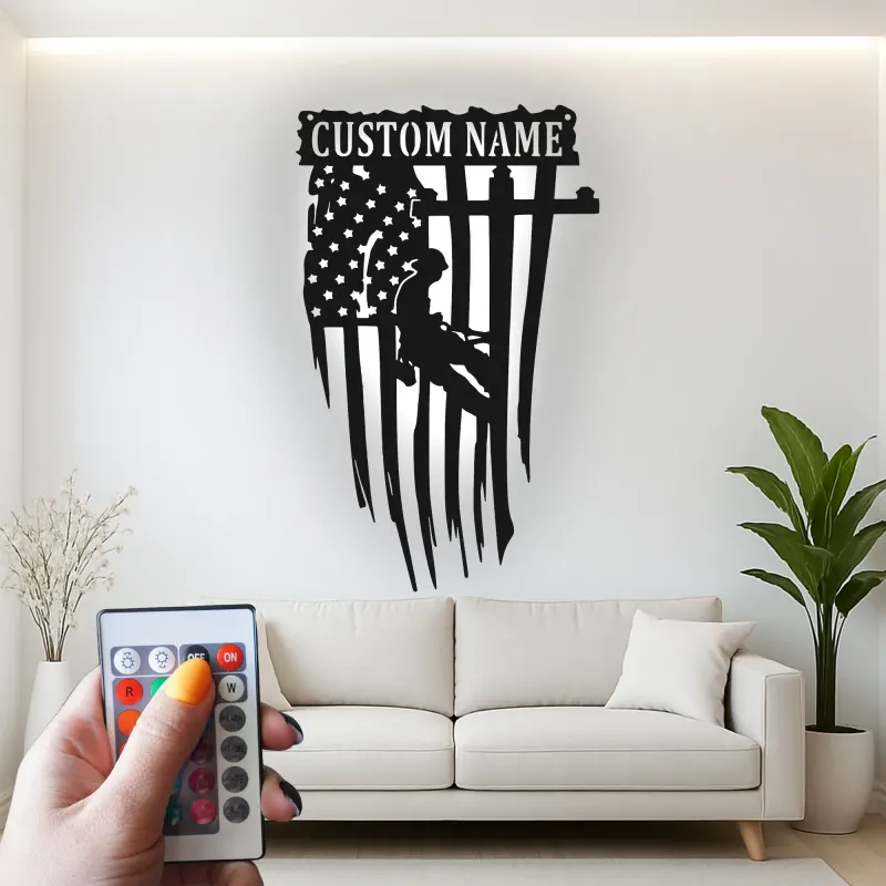 Cartel de metal con bandera para liniero personalizado | Arte mural LED con bandera americana | Regalo personalizado para electricista | Decoración patriótica para trabajador de servicios públicos