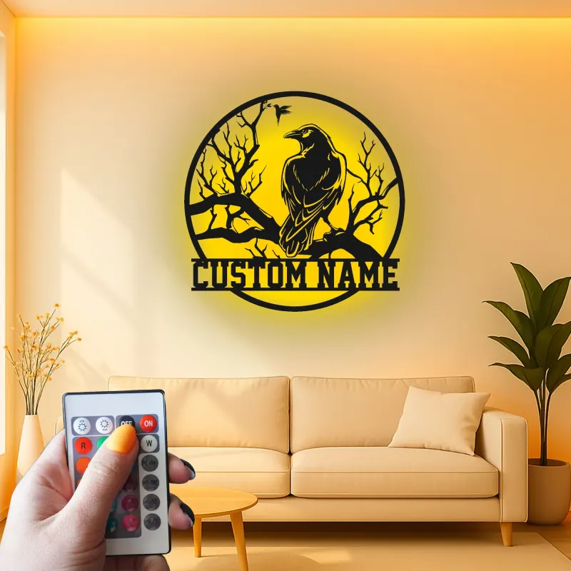 Cartel de Metal Silueta de Cuervo | Arte Mural LED Personalizado con Nombre | Decoración Gótica para Hogar y Oficina