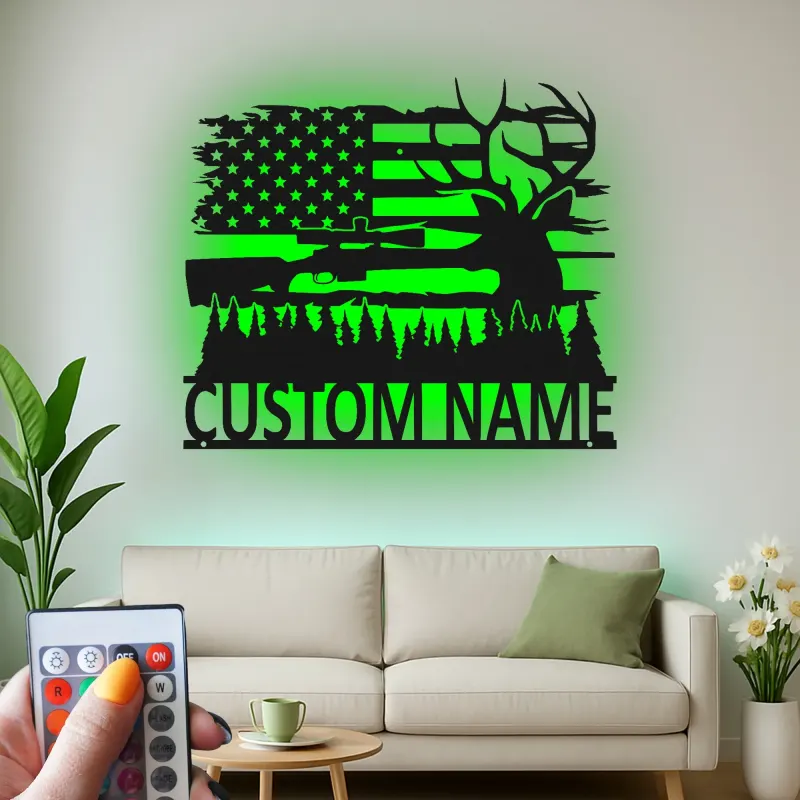 Cartel de metal personalizado de cazador de ciervos | Arte mural LED de bandera americana | Decoración de rifle con nombre personalizado para cueva de hombres | Regalo patriótico para cazadores