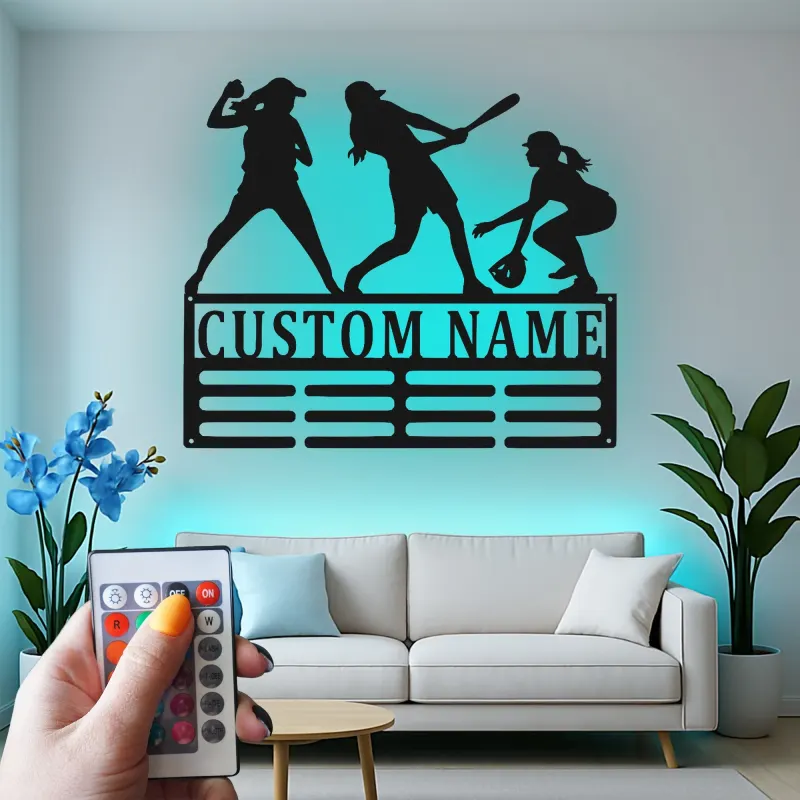 Panneau personnalisé de nom de softball avec LED | Support de médaille en métal sur mesure | Cadeau pour joueur | Décoration de chambre pour filles