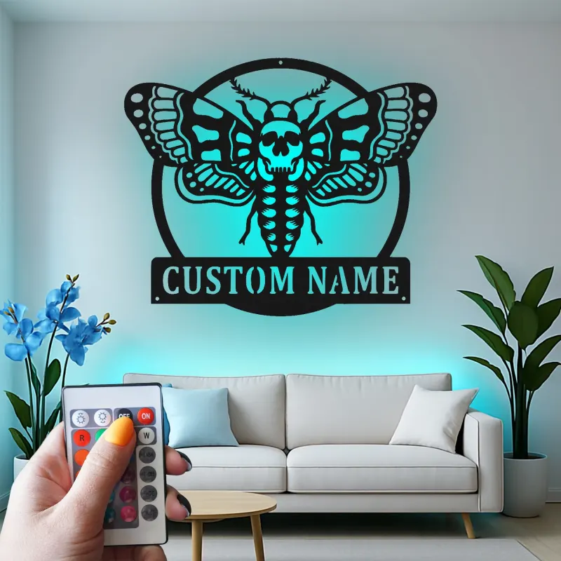 Insegna in metallo LED a forma di falena della morte personalizzata - Regalo unico per amanti del decor gotico per camera da letto o soggiorno