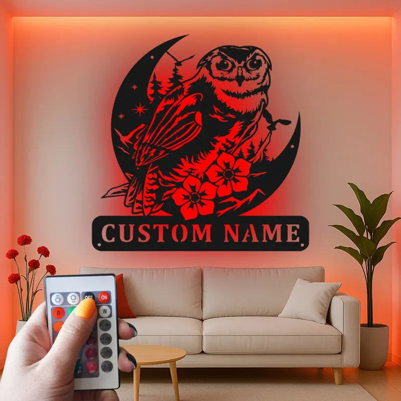 Personalisierter Uhu LED-Metallschild | Individuelle Wandkunst für Naturliebhaber | Geschenk für Hütte, Büro oder Wohnzimmer