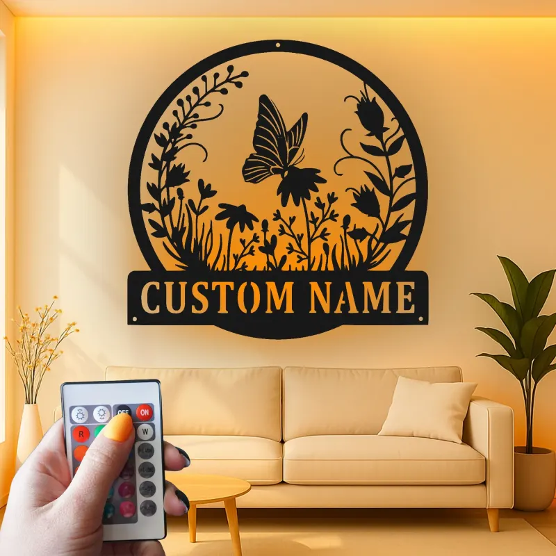 Personalisierte LED-beleuchtete Metall-Wandkunst mit Schmetterlingen und Wildblumen – Geschenk für Gartenliebhaber