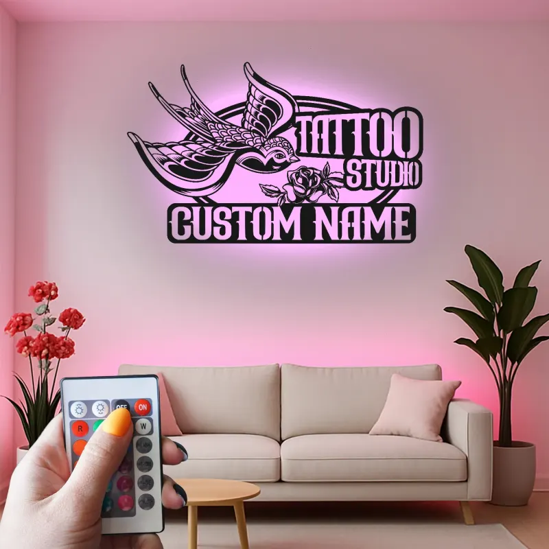 Personalisierter Tattoo-Studio-Schild | Handgefertigte Schwalbe Metall-Wandkunst mit LED | Vintage Tattoo-Künstler Geschenk | Retro Salon-Dekor