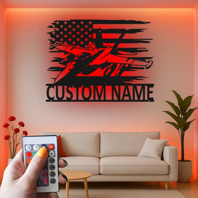 Insegna in metallo personalizzata con jet da combattimento | Arte murale LED personalizzata per pilota | Decorazione per sala hobby militare con bandiera USA