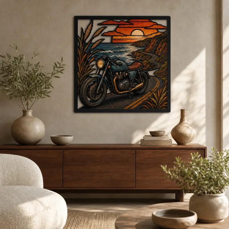 Moto Cafe Racer su Strada Costiera al Tramonto Insegna in Metallo Colorata